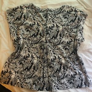 Talbots Black and White Botanical Print Short Sleeve Top